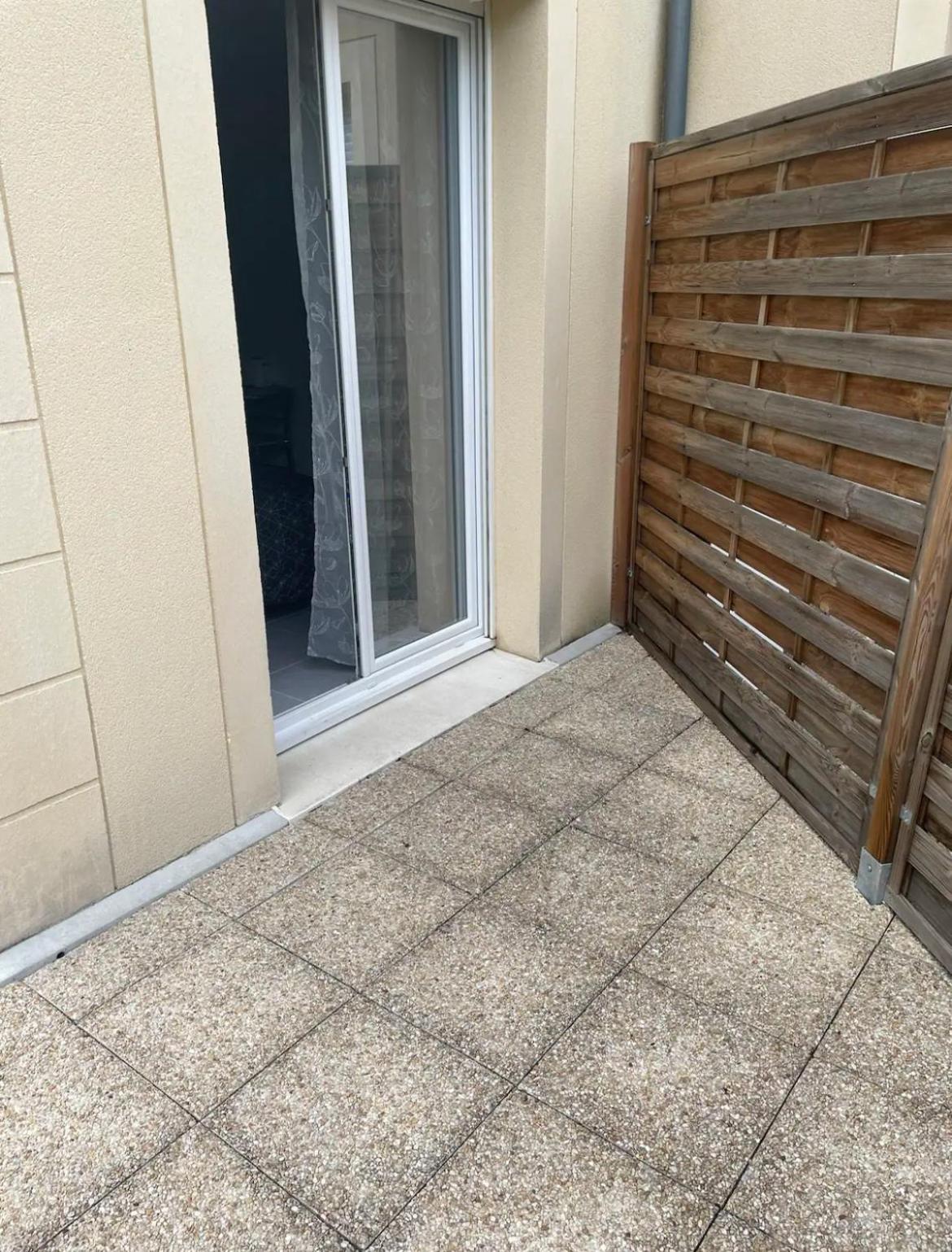 Studio A 300 M De La Gare De Mantes-La-Jolie Exterior foto
